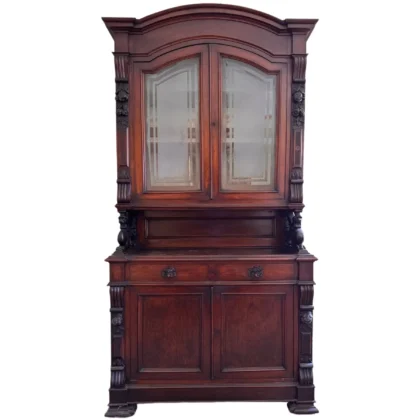Credenza in Noce Intagliato